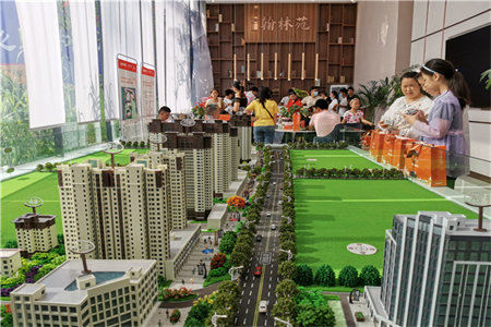 府东名邸，套三带附房，全明户型，上附小小学，实验初中